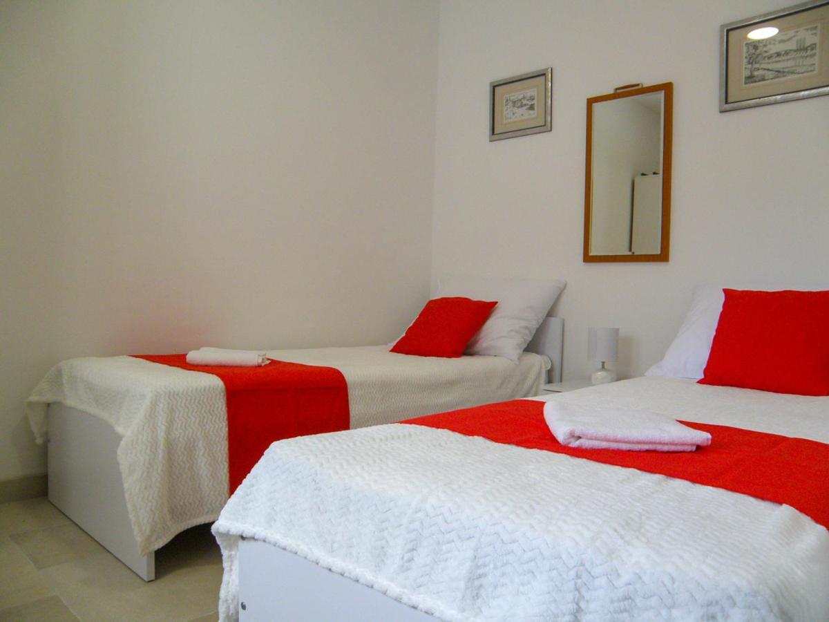 Lada Apartmani Novalja Buitenkant foto