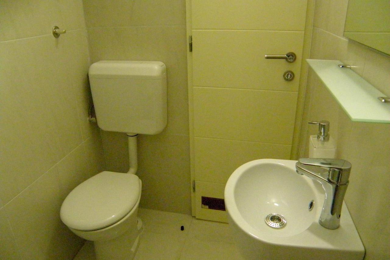 Lada Apartmani Novalja Buitenkant foto