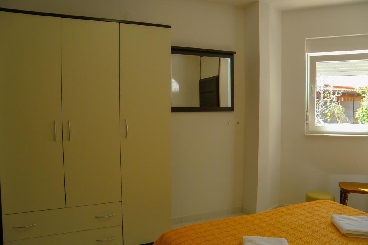 Lada Apartmani Novalja Buitenkant foto