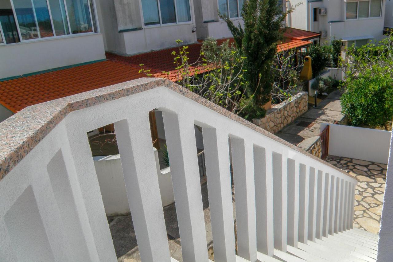 Lada Apartmani Novalja Buitenkant foto