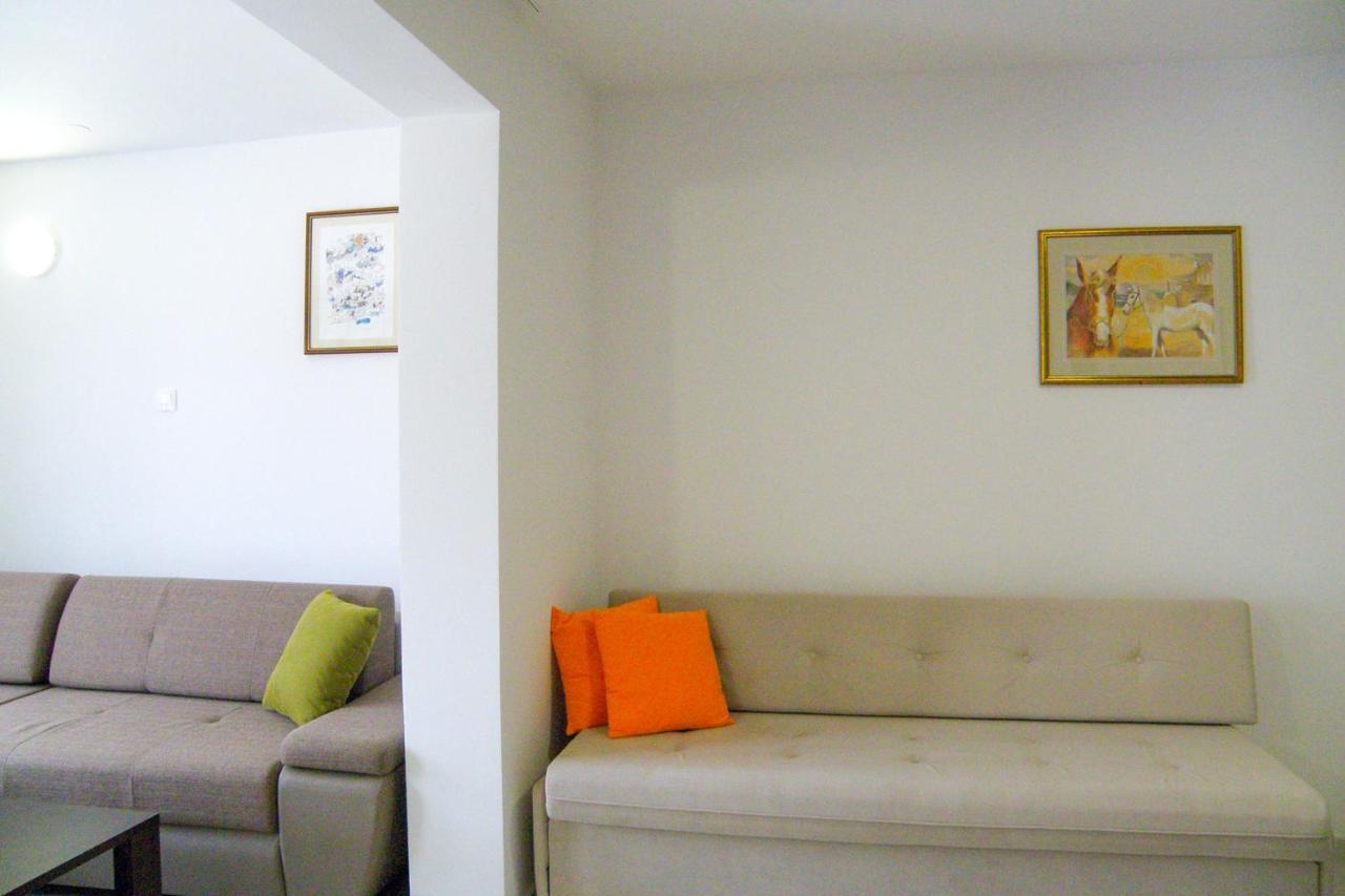 Lada Apartmani Novalja Buitenkant foto
